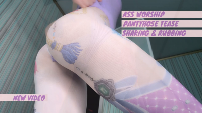 DiemTictactoe - Tights Cameltoe Tease - iWantClips