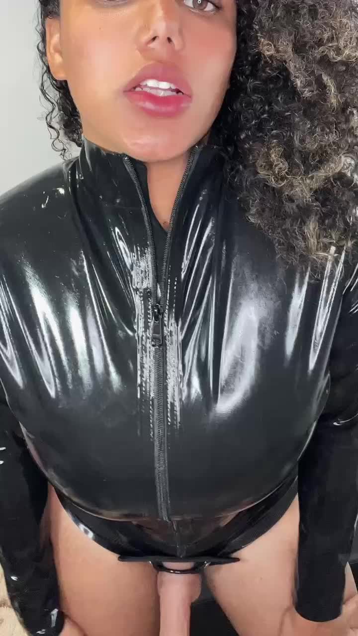 Thekixxy Pictures and Videos & similar of @1336281 iwantclips profile -  EroThots